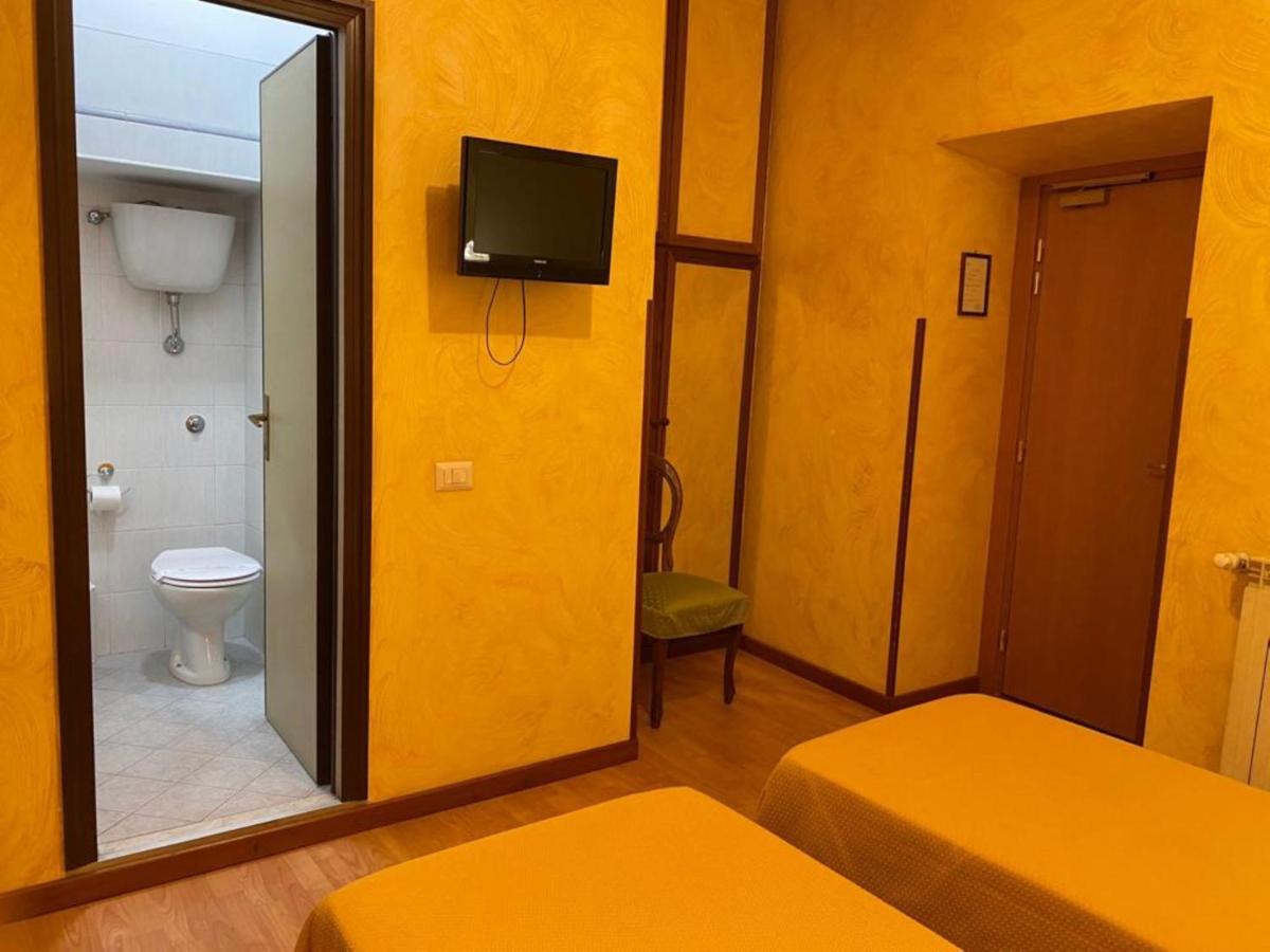 Roma Castle Termini Hotel Exterior photo